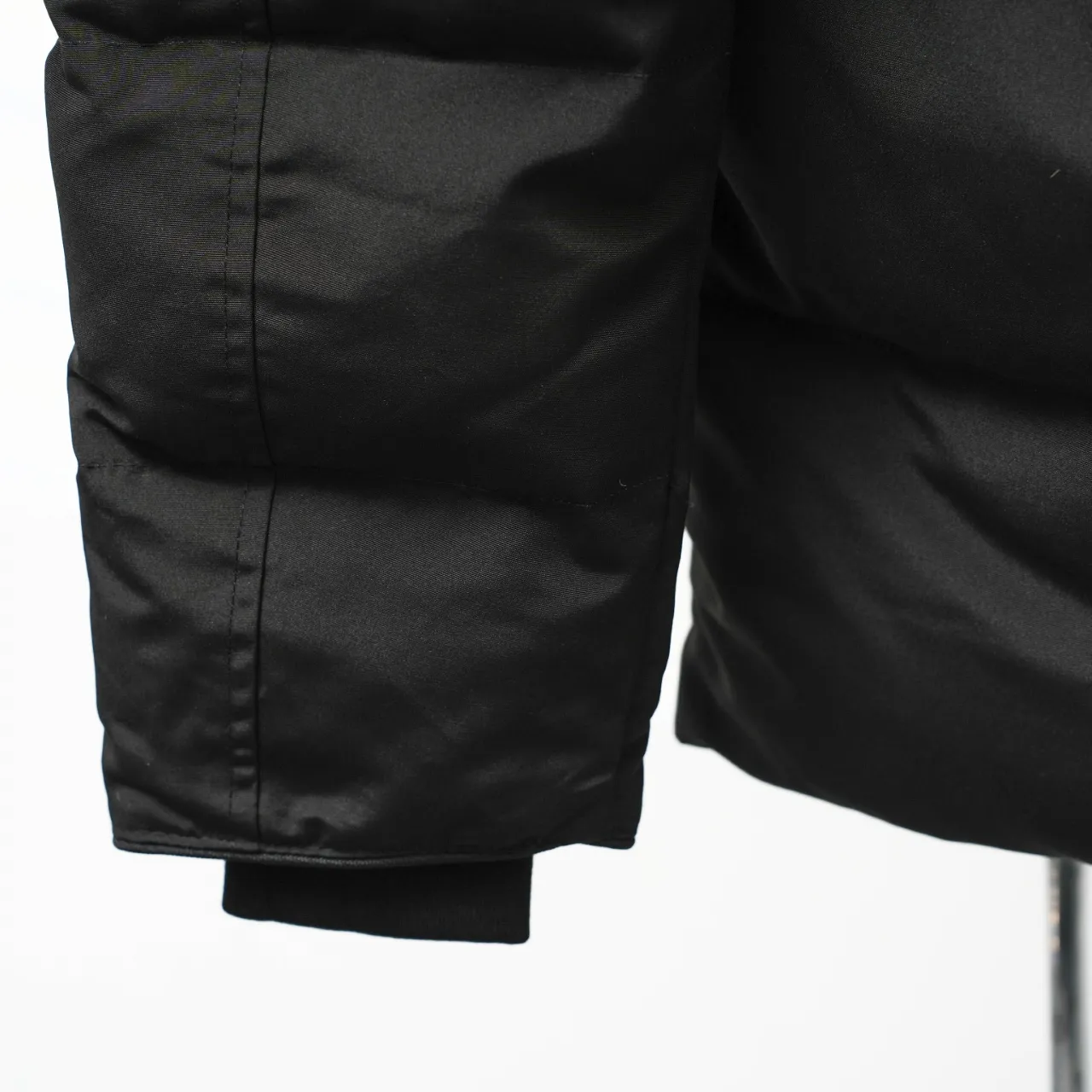 P740 CANADA GOOSE丨Canada Goose 29 New 2048 Hairless Collar Hooded Down Jacket Color: Black Red Label Size: XS-XXL